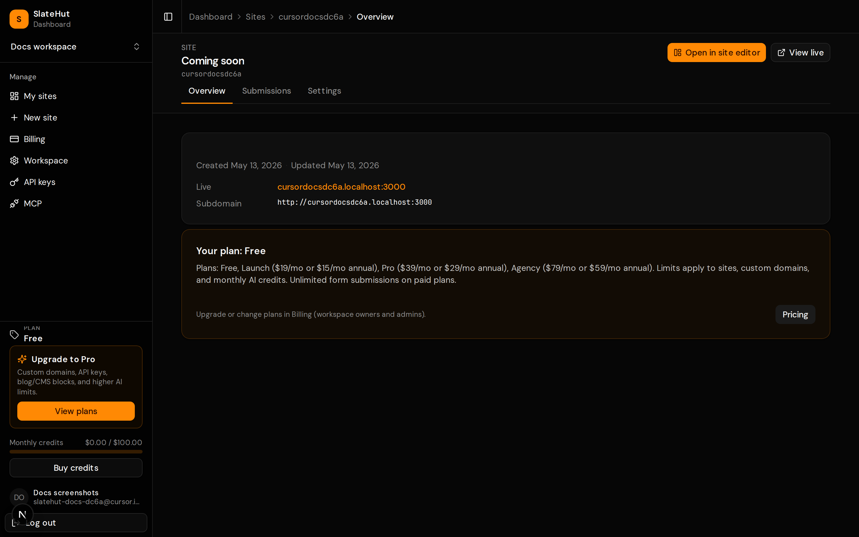 Dashboard site overview with shortcuts to editor, live site, content, and settings.